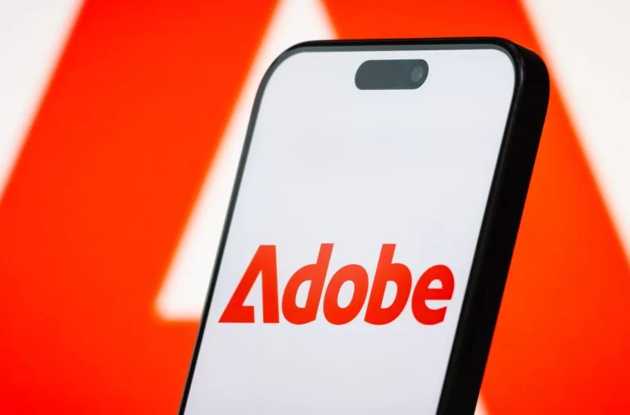 ادوبی به استفاده غیرمجاز از آثار نویسندگان در آموزش هوش مصنوعی متهم شد