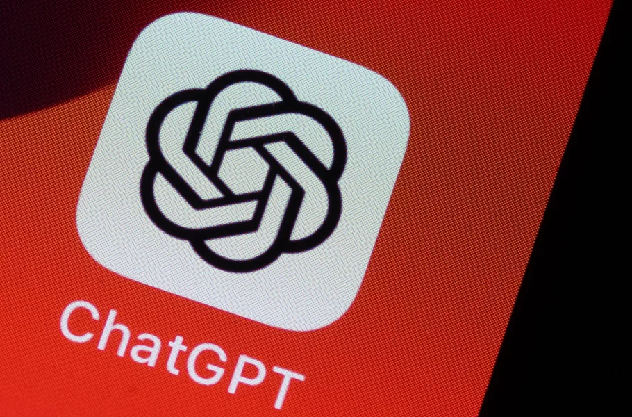 تحقیق جدید: چتباتها را میتوان از طریق چاپلوسی و تحتفشار قرار دادن دستکاری کرد