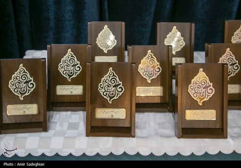 تمدید ارسال اثر به بخش جنبی جشنواره شعر فجر