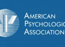 درج عنوان عضویت در انجمن روان‌شناسی آمریکا کلاهبرداری است