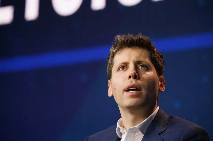 سم آلتمن می‌گوید هوش مصنوعی می‌تواند تعریف «شغل واقعی» را تغییر دهد