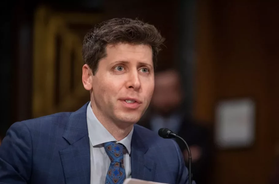 سم آلتمن: هوش جامع مصنوعی تا ۲۰۳۰ میآید و جایگزین ۴۰ درصد کارها میشود