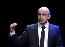 مدیرعامل گوگل دیپ‌مایند: ادعای ساخت هوش مصنوعی در سطح دکترا بی‌معنی است