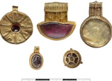 کشف جواهرات آیینی ۱۴۰۰ ساله در انگلستان