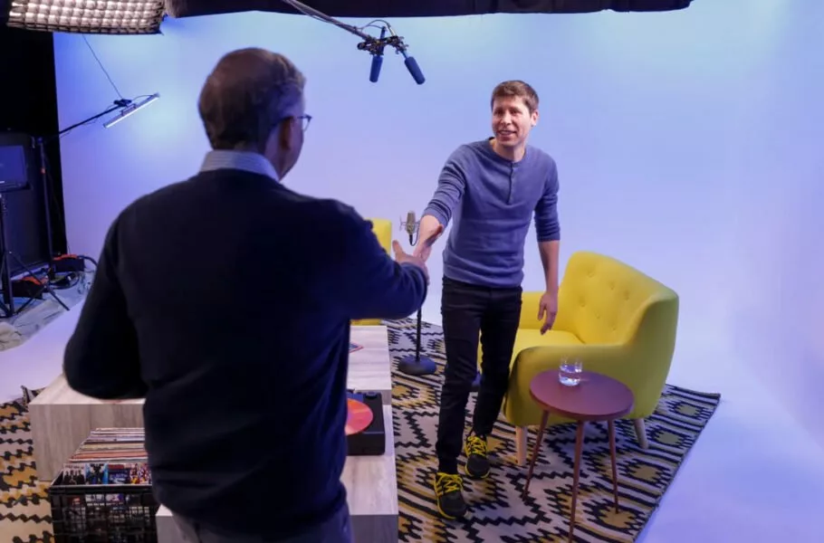 بیل گیتس در مصاحبه با سم آلتمن: انتظار نداشتم عملکرد ChatGPT تا این اندازه خوب باشد