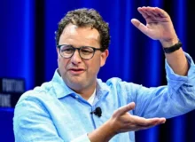 مدیرعامل آنتروپیک: هوش مصنوعی تا سال 2026 با کشوری از نابغه‌ها برابری می‌کند