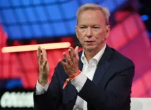 مدیرعامل سابق گوگل: سیستم‌های قدرتمند هوش مصنوعی در مراکز نظامی مستقر خواهند شد