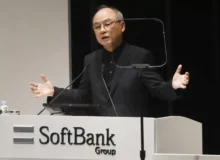 مدیرعامل سافت‌بانک: هوش مصنوعی تا 10 سال دیگر 10 هزار برابر باهوش‌تر از انسان‌ها می‌شود