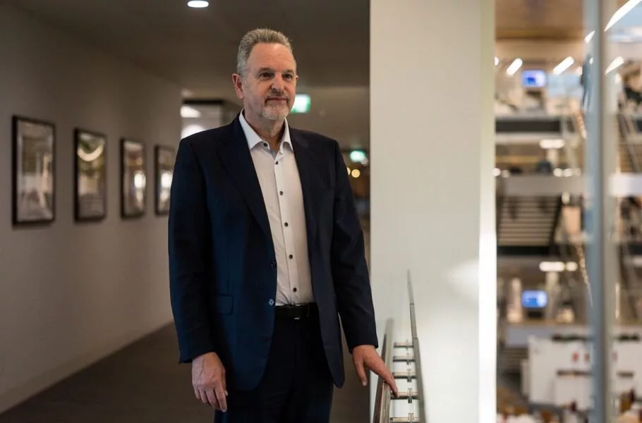 مدیرعامل شرکت آرم می‌ترسد که انسان‌ها کنترل هوش مصنوعی را از دست بدهند