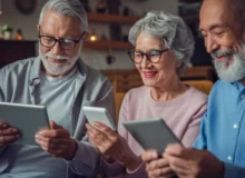 معرفی بهترین ابزارهای هوش مصنوعی برای کمک به سالمندان