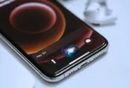 نسل بعدی سیری با قابلیت‌های شبیه ChatGPT احتمالاً در iOS 18 ارائه می‌شود