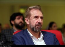 هر ایرانی برای استقلال کشور از هیچ فداکاری دریغ نمی‌کند