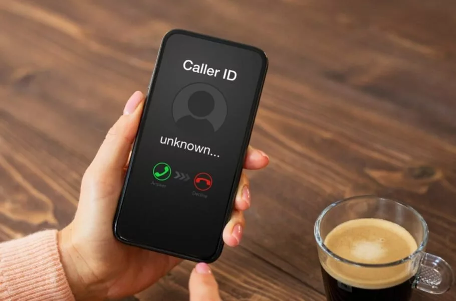 FCC استفاده از صداهای تولیدشده با هوش مصنوعی را در تماس‌های ضبط‌شده ممنوع کرد