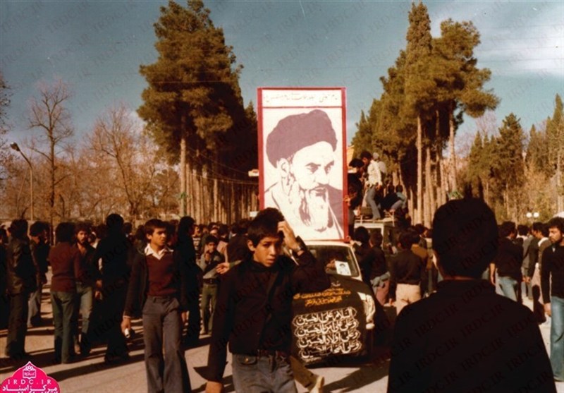 آزادی و استقلال ملی کشور در گروی آموزههای قرآن است