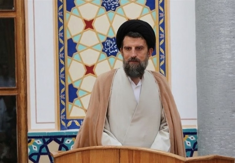 تشویقهای افراطی در محافل قرآنی و تأثیر آن بر روح تلاوت