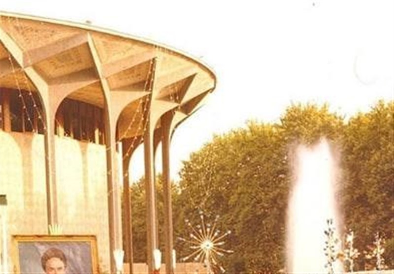 پنج نمایش جدید در تئاتر شهر؛ “خارج از شهر” تا “وی لا”