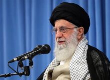 آیا طبق فتاوای شهید آیت الله خامنه‌ای(ره) بقا بر تقلید ایشان جایز است؟