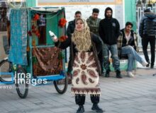 تئاتر در کنار مردم ایستاد