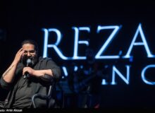 رضا صادقی راست می‌گوید؛ یک سو اجنبی است و یک سو خدا، مادر، وطن