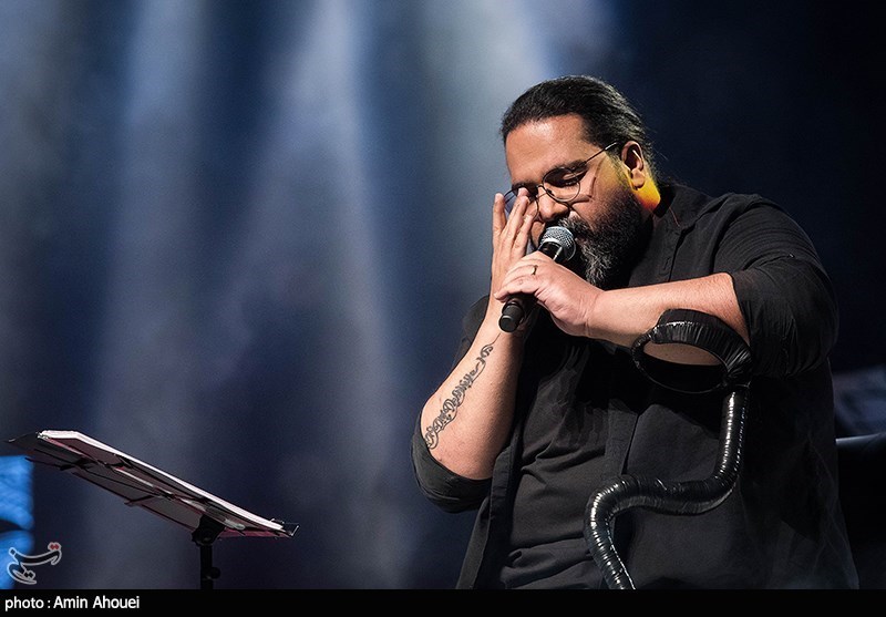 رضا صادقی: قلبم برای دختران معصوم میناب می‌تپد