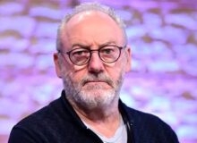 لیام کانینگهام: هرکسی کشتار کودکان ایرانی را نادیده بگیرد روانی است