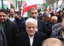 محمدرضا عارف از روند کار در بنیاد شهید بازدید کرد