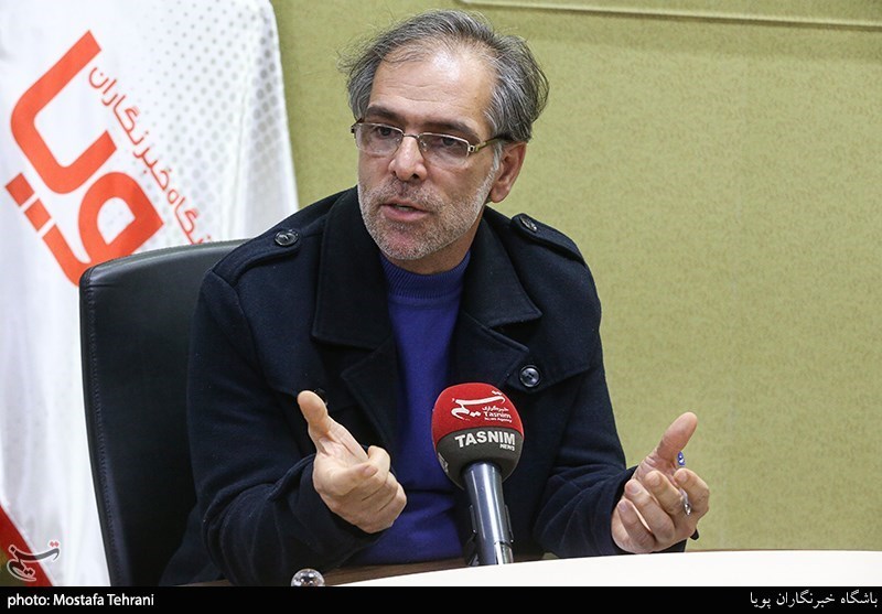 وطن زندهاست با هر گام با هر راهپیمایی