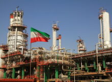 افزایش قیمت نفت ایران به ۹۹ دلار در بازار جهانی
