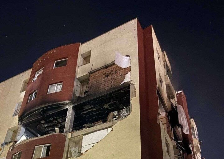 انفجار گاز در خانه اجاره‌ای سمنان؛ آتش‌نشانی: تلفات جانی نداشتیم