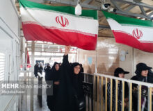 تردد بیش از ۱۱۴ هزار مسافر از مرز مهران در فروردین‌ماه