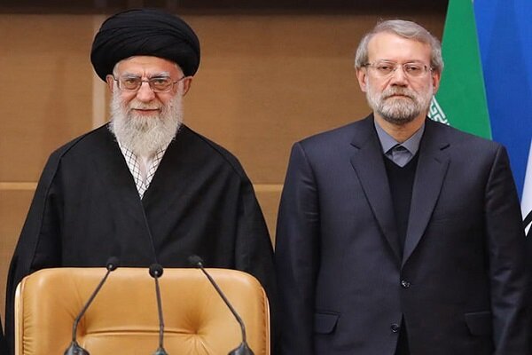 تصاویر حضور رهبر شهید انقلاب در صدا و سیما در زمان ریاست شهید لاریجانی