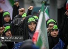روایتی از نوجوانان انقلابی مشهد در اجتماع «بزرگ مشت های گره کرده» 