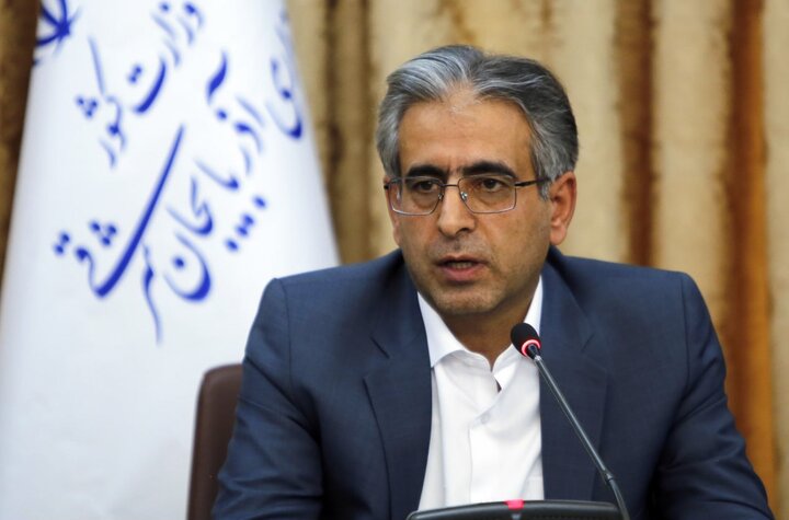 محمدزاده: پرداخت حقوق کارگران توسط بیمه بیکاری در دستور کار قرار گیرد