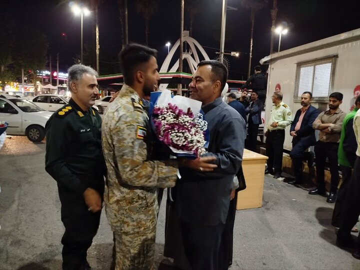 مراسم استقبال از جانبازان سرافراز ناوشکن دنا در آزادشهر