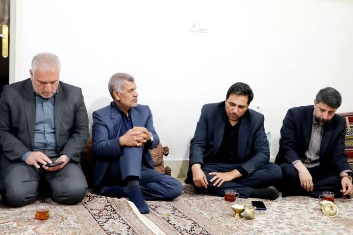 مسئولان وزارت جهاد کشاورزی با خانواده شهیدان «سفیدپری» دیدار کردند
