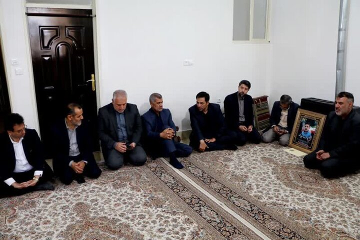 مسئولان وزارت جهاد کشاورزی با خانواده شهیدان «سفیدپری» دیدار کردند