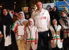 میزبانی موکب تربیت‌بدنی آموزش و پرورش از مردم در میدان فردوسی تهران