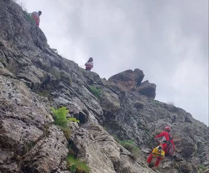 نجات پیرمرد ۷۲ساله در ارتفاعات «خرگوشناب» سلسله