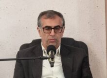 کارگران در خط مقدم جبهه تولید ایستاده اند