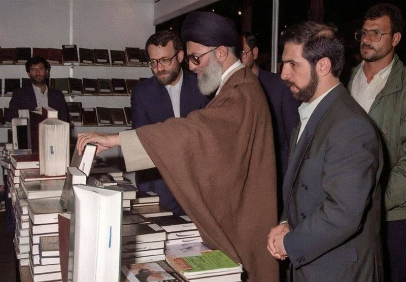 کتاب , شهید , شهید امام خامنه ای (ره) , نمایشگاه کتاب , 