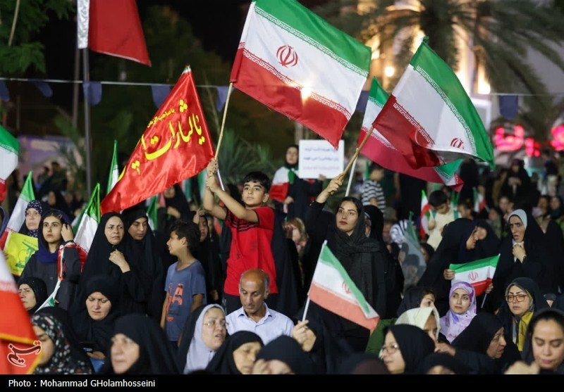 حامد علیزاده آهنگ جدیدش را در خیابان خواند