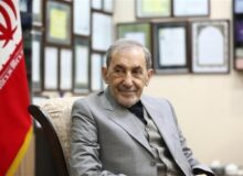 ولایتی: حکیم فردوسی بازآفریننده هویت ایرانی است