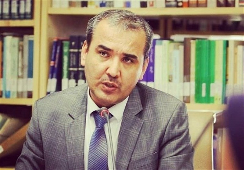 از شاهنامه تا مدرسه؛تاجیکستان چگونه پیوند با خط فارسی را ترمیم می‌کند؟