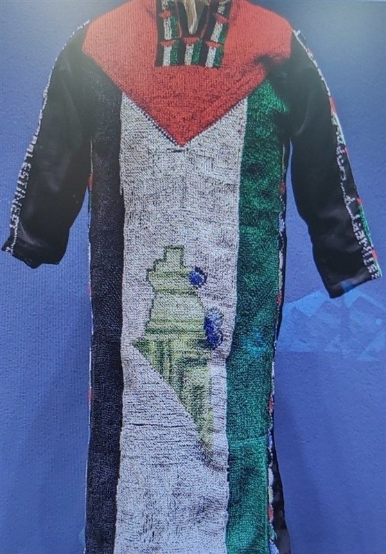 پیراهنهای سوزندوزیشده «قطره» نام دیگر فلسطین است رژیم صهیونیستی (اسرائیل) , شهرک سازی رژیم صهیونیستی اسرائیل , اسرای فلسطینی , احتلال فلسطین عام 1948 , النازحین الفلسطینیین , کشور فلسطین , المقاومة الفلسطینیة , النکبة ,
