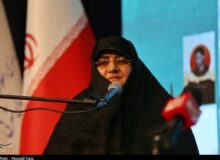 هدیه‌ای که نویسنده «مرد ابدی» به مراسم وداع با آقای شهید ایران برد