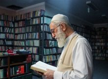 آقای کتابخوان؛ ماجرای 300 کتاب کهنه‌ای که رهبر شهید خودشان صحافی کردند