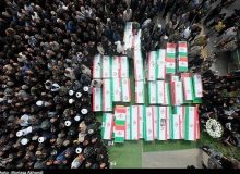 برای نوشتن از میناب، در آرامستان‌های شهر زندگی کردم
