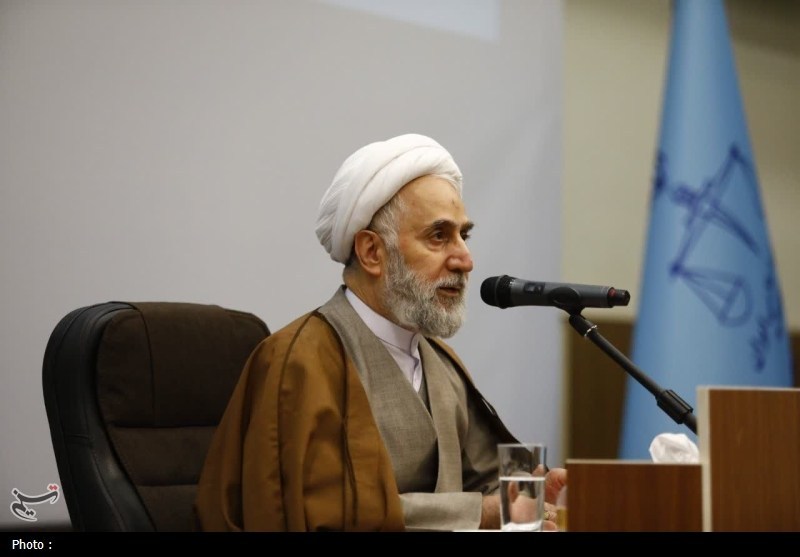 دشمن با نشانهگیری حجاب در پی دستیابی به مقاصد پلید خود است